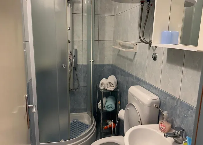Apartman Vs *