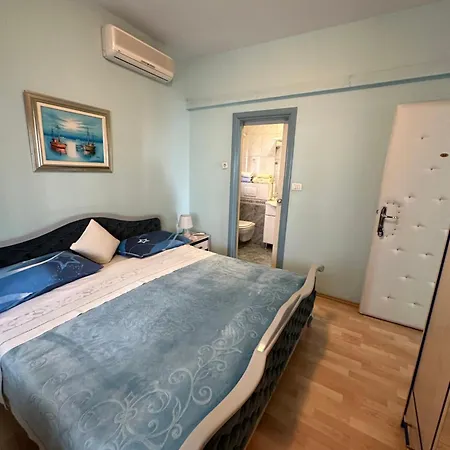 Vs Apartment Split